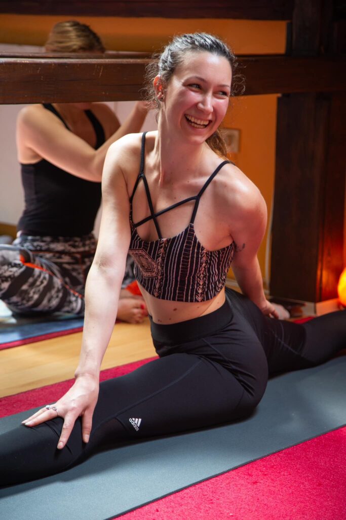 Hanumanasana - Dunja Ivezić